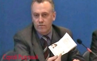 Паспортные «редуты» чиновника Радутного