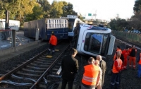 Вагон с людьми перевернулся в турецком метро