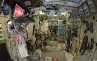 Астронавты МКС продолжают поиск места утечки воздуха