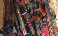 Под Киевом полиция нашла в квартире склад боеприпасов