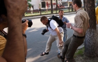 В отношении экс-сотрудника посольства Грузии, избившего журналиста, возбудили дело (ВИДЕО)