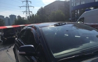 В Киеве взорвался Mercedes, один человек в критическом состоянии