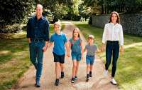 Принц Уильям и Кейт Миддлтон показали новое фото с детьми