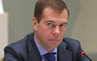 Медведев хочет спецкомиссию 
