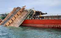 У берегов Британии семь человек пытались захватить танкер