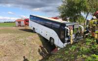 Автобус с детьми попал в жуткое ДТП (фото)