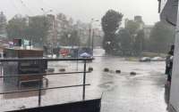 Ураган в Киеве наделал беды: погибли люди