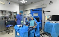 Впервые в мире робот-стоматолог вставил зубы пациенту