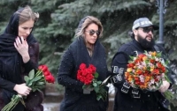 Сегодня похоронили известную российскую певицу (фото)