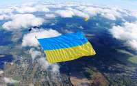У небі над кремлем замайорів український прапор (фото)