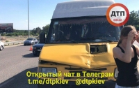 На Киевщине женщина погибла под колесами микроавтобуса, перебегая дорогу