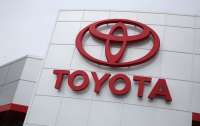 Toyota призупиняє постачання 10 моделей автомобілів через проблеми з двигунами