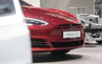 Tesla представила дві нові дешевші версії Model S і X