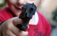 Под Житомиром 6-летняя девочка выстрелила в подругу