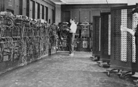 Инженеры починили старейший в мире компьютер