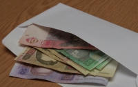 75% украинцев получают зарплату в конвертах