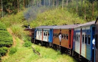 Не менее 75 человек пострадали при столкновении поездов на Шри-Ланке