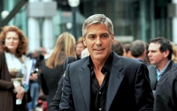 Джордж Клуни поселил в своем доме беженца