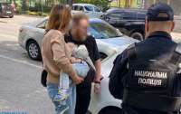 В Днепре задержали мать, которая хотела продать 2-летнего сына