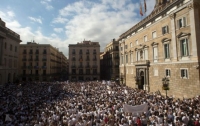 В Испании тысячи людей вышли на митинги за единство