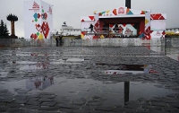 Дождь испортил праздник за полмиллиарда рублей