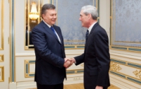 Директор ФБР поблагодарил Виктора Януковича за помощь 