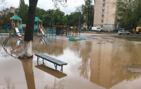 Детскую площадку затопило кипятком