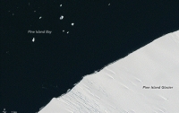 От Антарктиды откололся айсберг размером с Манхэттен (видео)