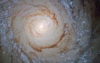 NASA опубликовало уникальные снимки галактики-подсолнуха (ФОТО)