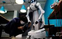Японский робот Ugo получит новую квалификацию