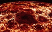 Что увидел зонд NASA в атмосфере Юпитера