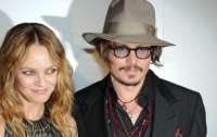 Бывшая жена Джонни Деппа неожиданно прилетела в Киев