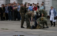 В Киеве эвакуируют курсантов военного лицея
