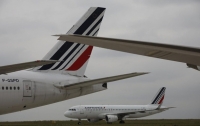Два самолета столкнулись в аэропорту Парижа