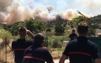 Во Франции из-за лесных пожаров эвакуировали 10 тысяч человек