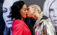 Чемпионка мира по боксу ответила на поцелуй нокаутом