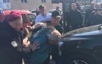 Под Киевом рэкетиры пытали бизнесмена, требуя выкуп