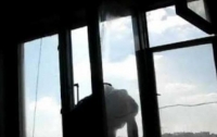 В Киеве из окна выбросился больной мужчина