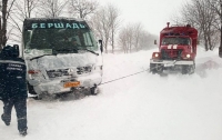 Снегопады в Украине: в ГСЧС назвали самые сложные дорожные участки