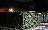 В Украину из США прибыло 90 тонн летального оружия