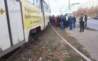 Студентка погибла под колесами трамвая из-за наушников (видео)