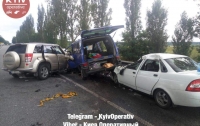 Тройное ДТП под Киевом: погибла женщина, еще два человека пострадали