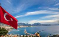 Турция намерена начать туристический сезон уже в мае