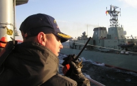 В Севастопольскую бухту, спасаясь от шторма, зашли военные корабли шести стран (ФОТО)  