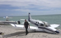 На пляже Португалии самолет сбил насмерть двух человек