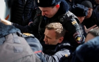 В Москве на антикоррупционной акции силовики применили спецсредства, задержаны около 130 человек