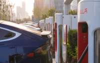 Tesla начала предоставлять доступ к своим Supercharger для электромобилей других марок в Европе
