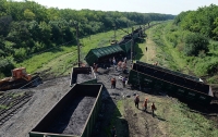 Четырнадцать вагонов поезда сошли с рельсов на Одесщине
