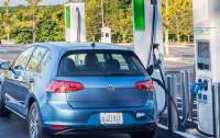 В Канаде пересмотрят программу субсидирования электромобилей