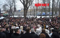 Народ в Гидропарке молился на морозе (ФОТО)